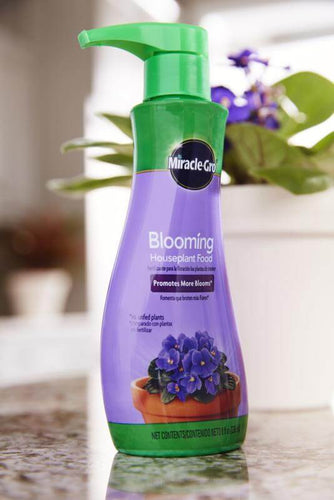 Miracle-Gro® Blooming Houseplant Food