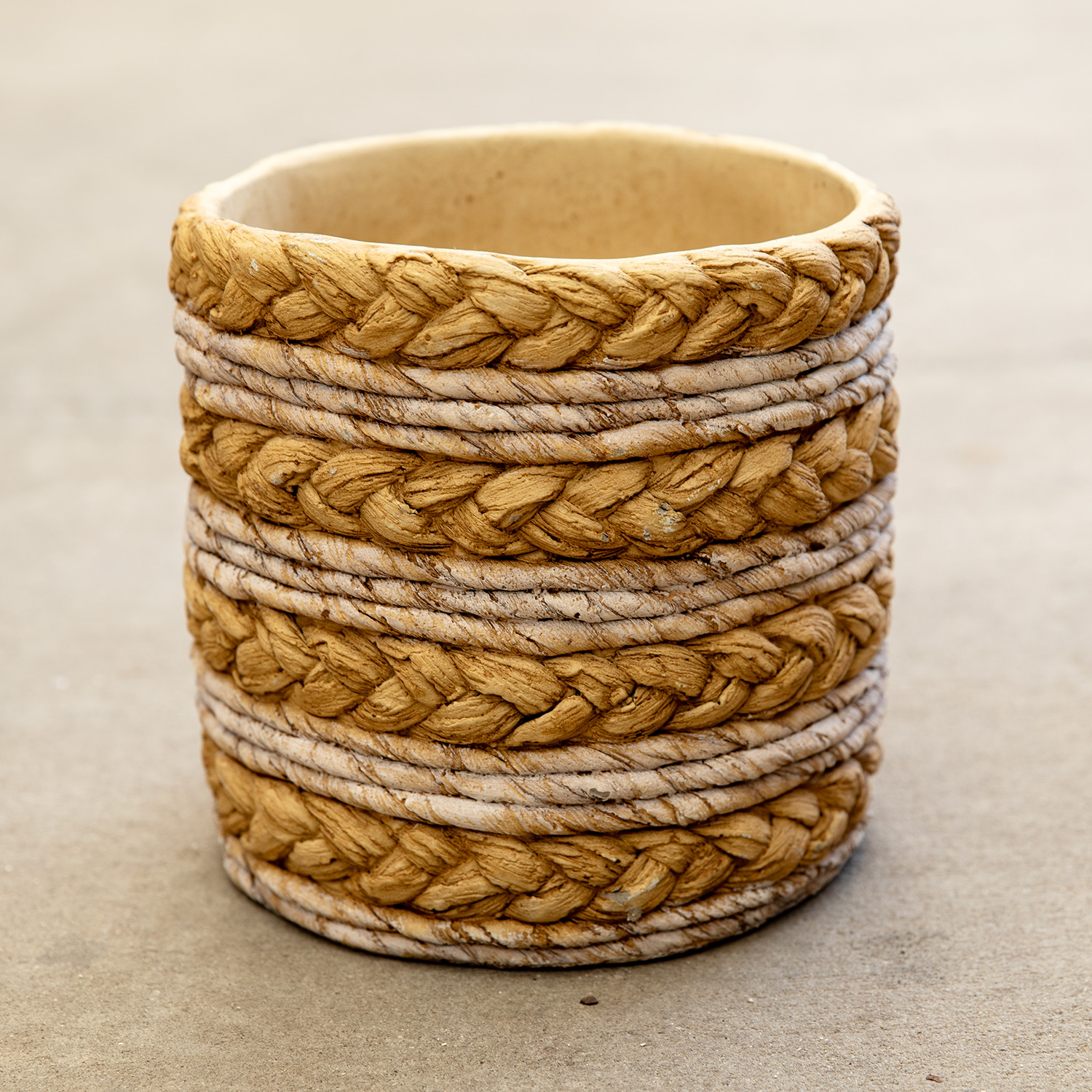 deco pot at your farm and garden